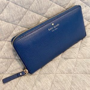 **NWOT kate spade Navy Wallet!!**